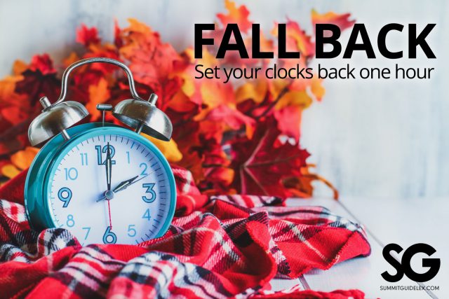 Daylight Savings Time: fall back with a clock